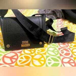 Steve Madden small crossbody bag. Gently used. I really love this purse.